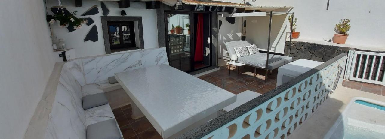 Aloelux !! - Private With Pool , Jacuzzi, Cinema, Massage ,wonderful View, Art Desing Tias