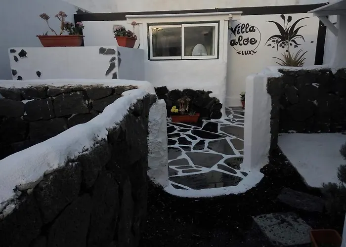 Aloelux Villa !! - Private Villa With Pool , Jacuzzi, Cinema, Massage ,Wonderful View, Art Desing Villa