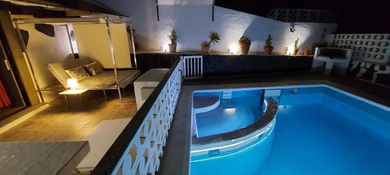 Hébergement de vacances Aloelux !! - Private With Pool , Jacuzzi, Cinema, Massage ,wonderful View, Art Desing