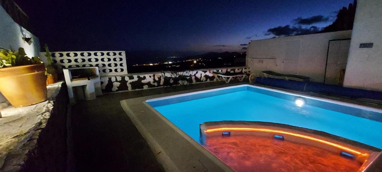 Aloelux !! - Private With Pool , Jacuzzi, Cinema, Massage ,wonderful View, Art Desing Hébergement de vacances Tías